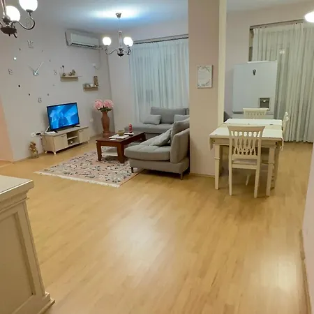 Urban Heaven * 地拉那